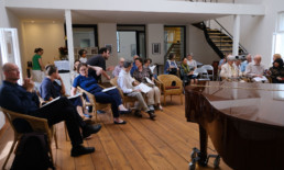 Publikum in der Camaro Stiftung, 1. Musik-Werkstatt der Ephraim Veitel Stiftung, Foto: Matthias Reichelt